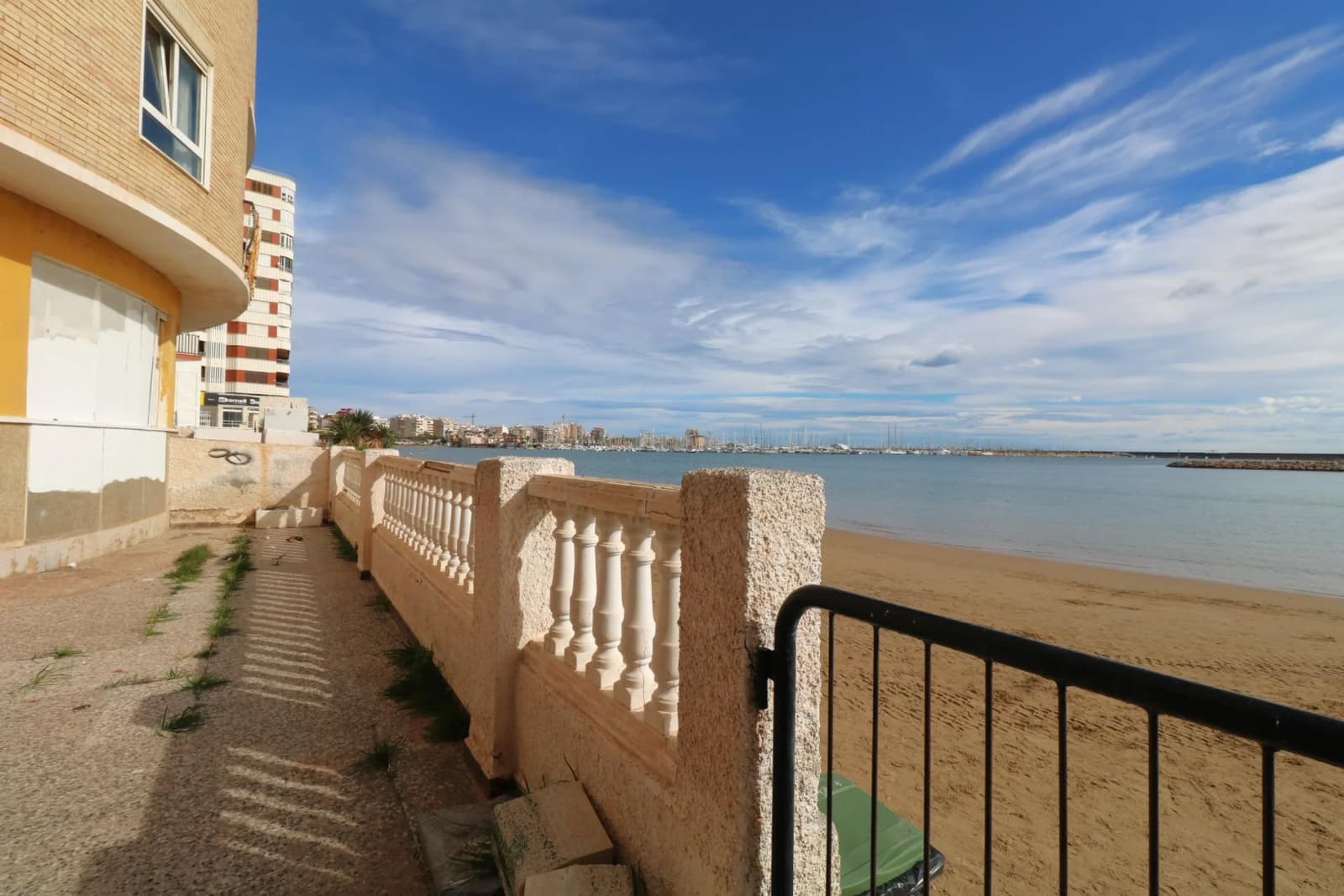 Commercial à vendre à Torrevieja, Alicante - Image 3