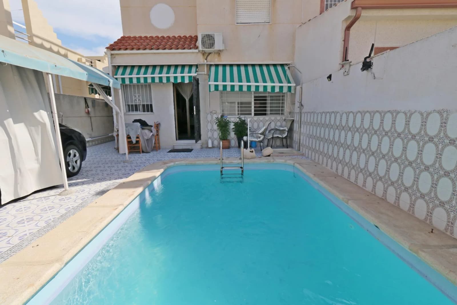 Villa med 4 sovrum till salu i Torrevieja, Alicante - Image 3