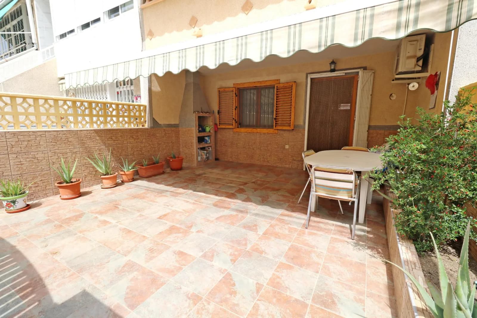 Terraced House In Torrevieja - Image 3