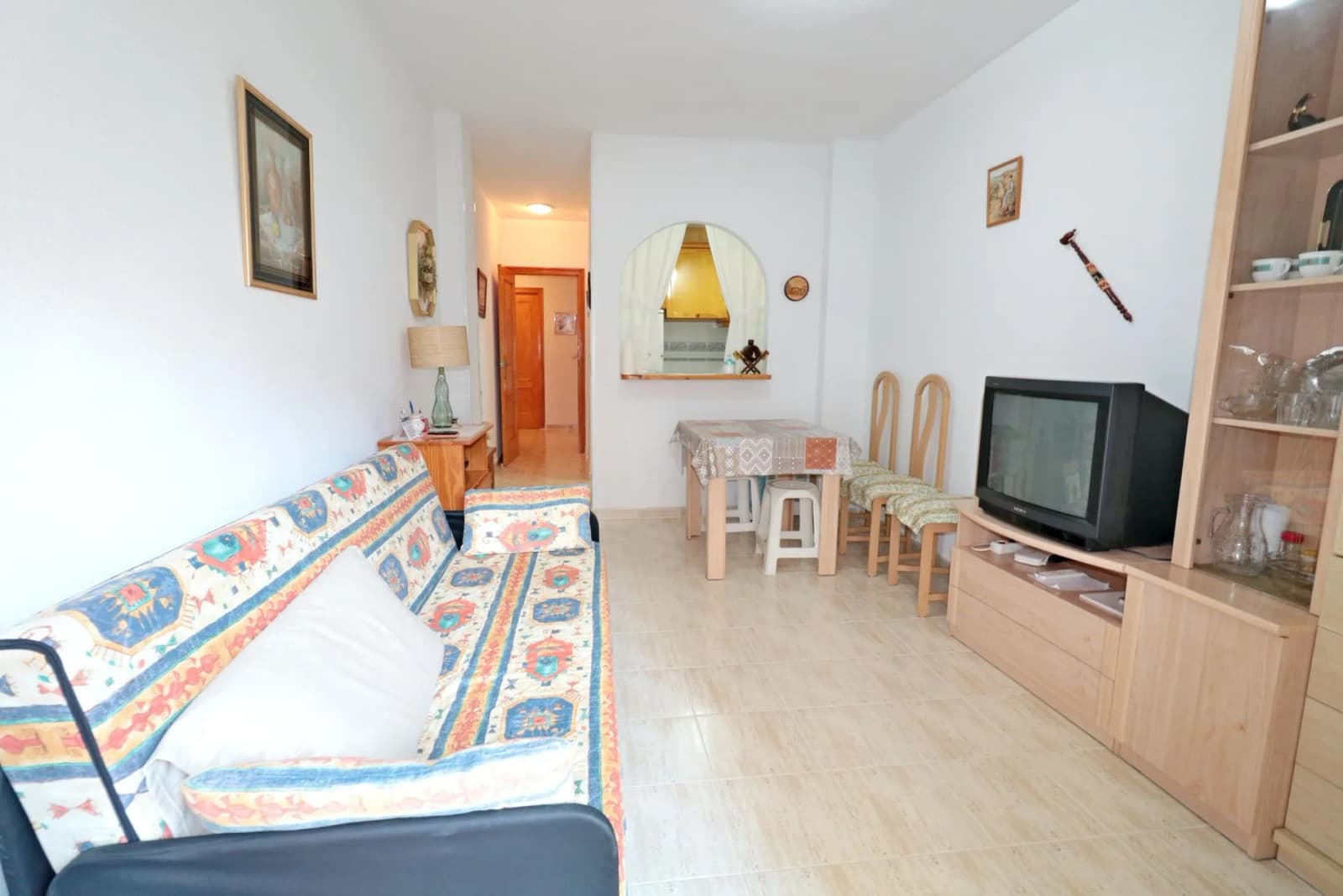 Apartment de 2 dormitorios en venta en Torrevieja, Alicante - Image 2