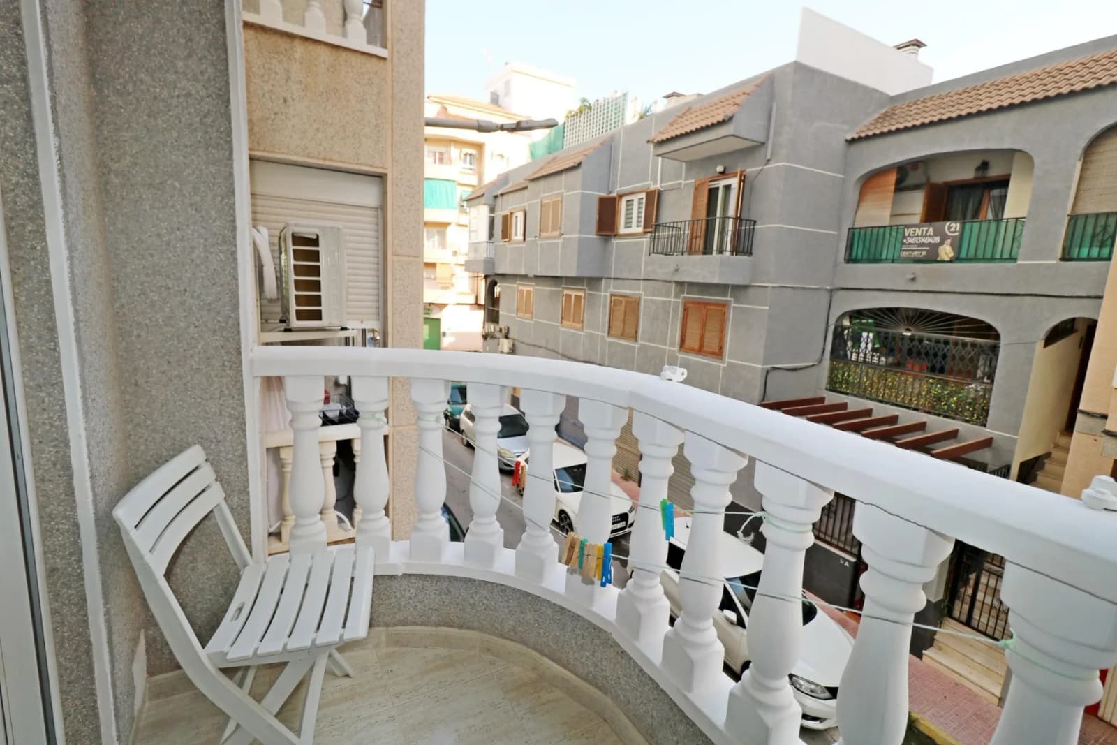 Apartment de 2 dormitorios en venta en Torrevieja, Alicante - Image 5