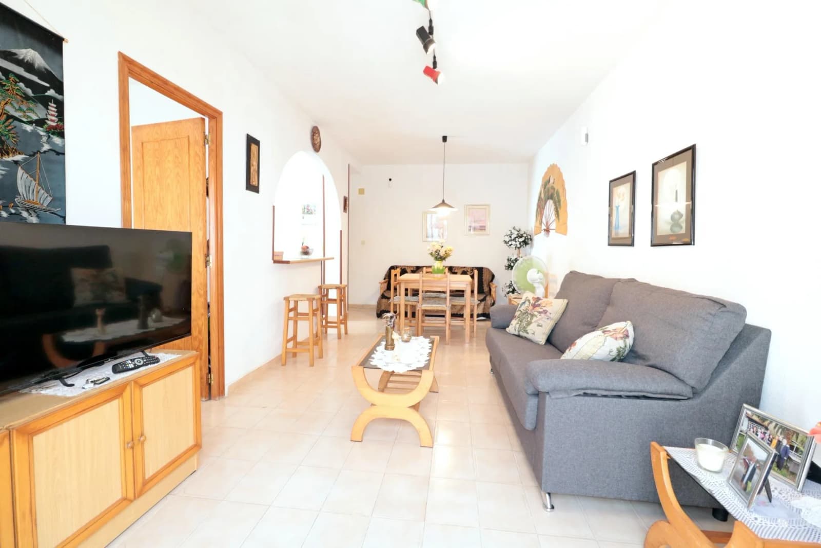 Bungalow de 3 dormitorios en venta en Torrevieja, Alicante - Image 4