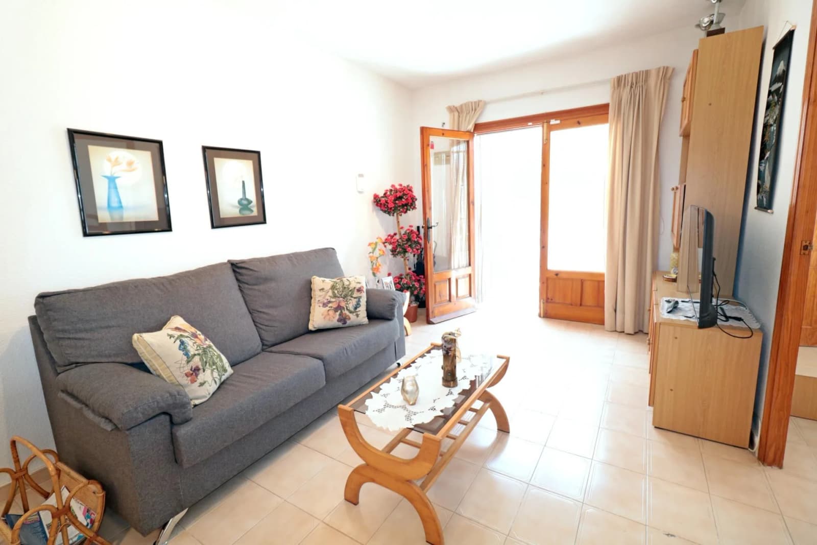 Bungalow de 3 dormitorios en venta en Torrevieja, Alicante - Image 6