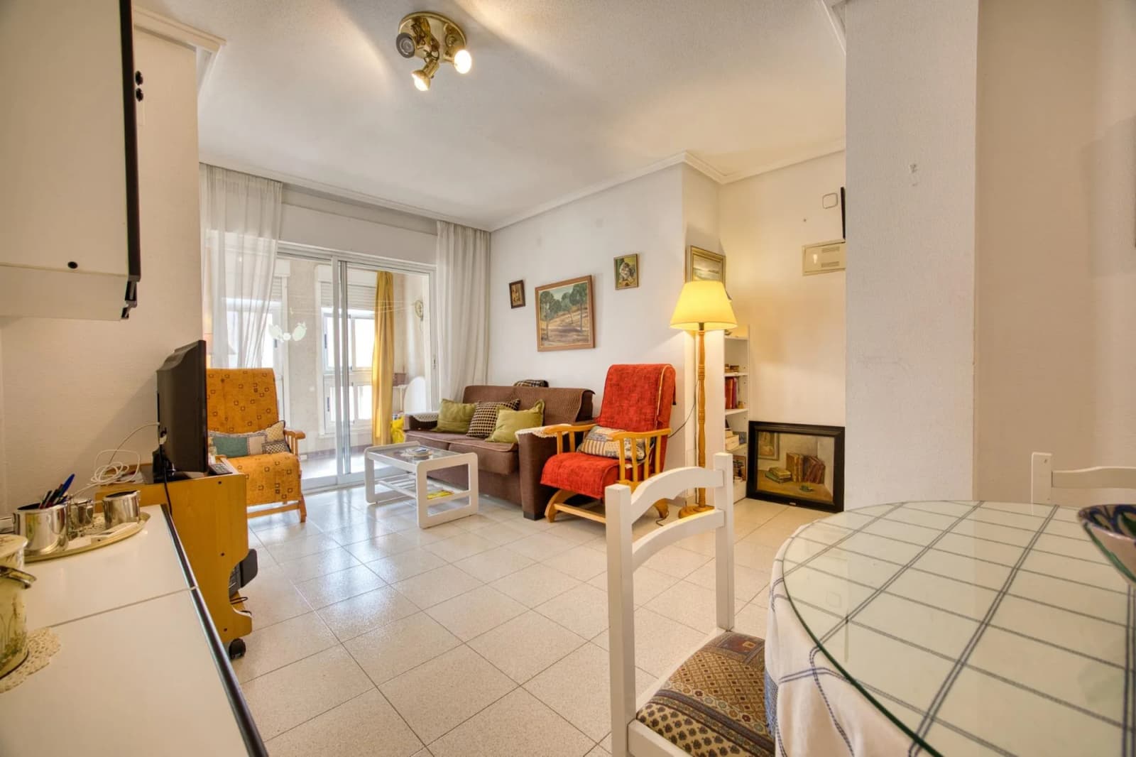 Apartment de 2 dormitorios en venta en Torrevieja, Alicante - Image 4