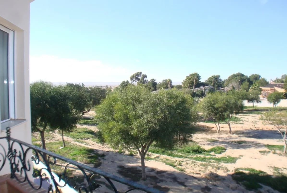 Villa de 4 dormitorios en venta en Ciudad quesada, Alicante - Image 7