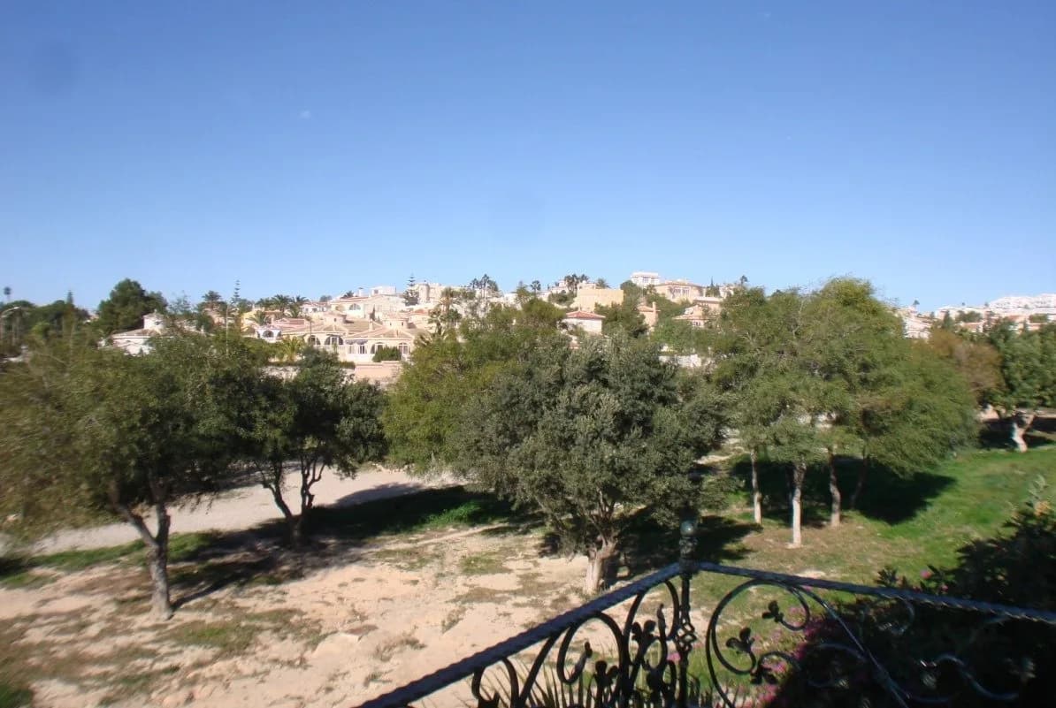 Villa de 4 dormitorios en venta en Ciudad quesada, Alicante - Image 8