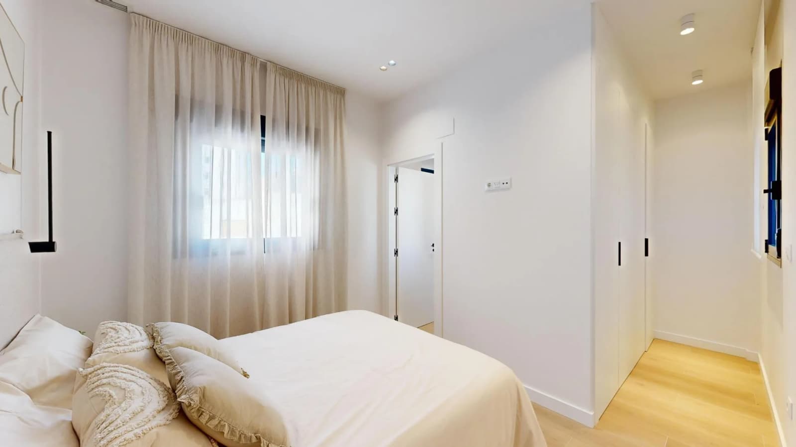Apartment de 3 dormitorios en venta en Guardamar del Segura, Alicante - Image 7