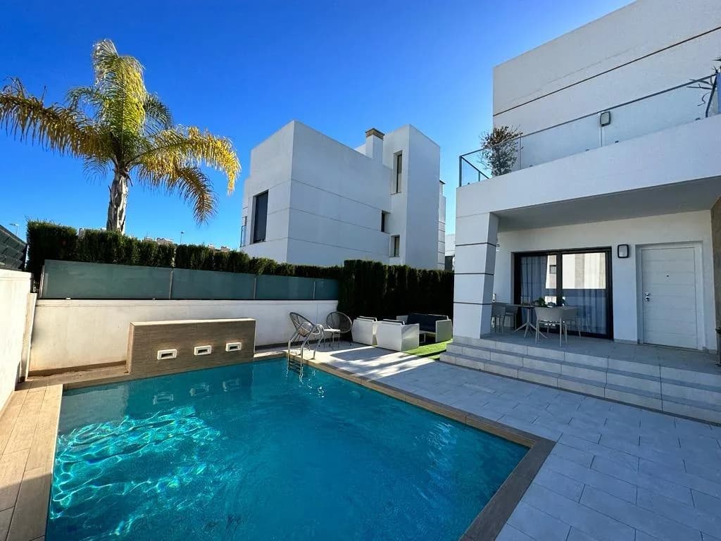 Villa de 3 dormitorios en venta en Ciudad quesada, Alicante - Image 3