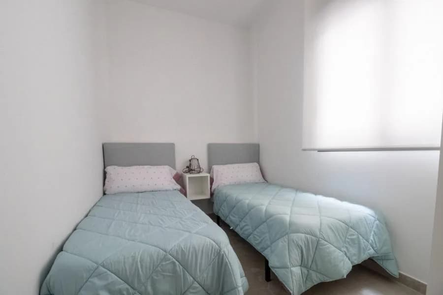 Apartment de 2 dormitorios en venta en Torrevieja, Alicante - Image 8