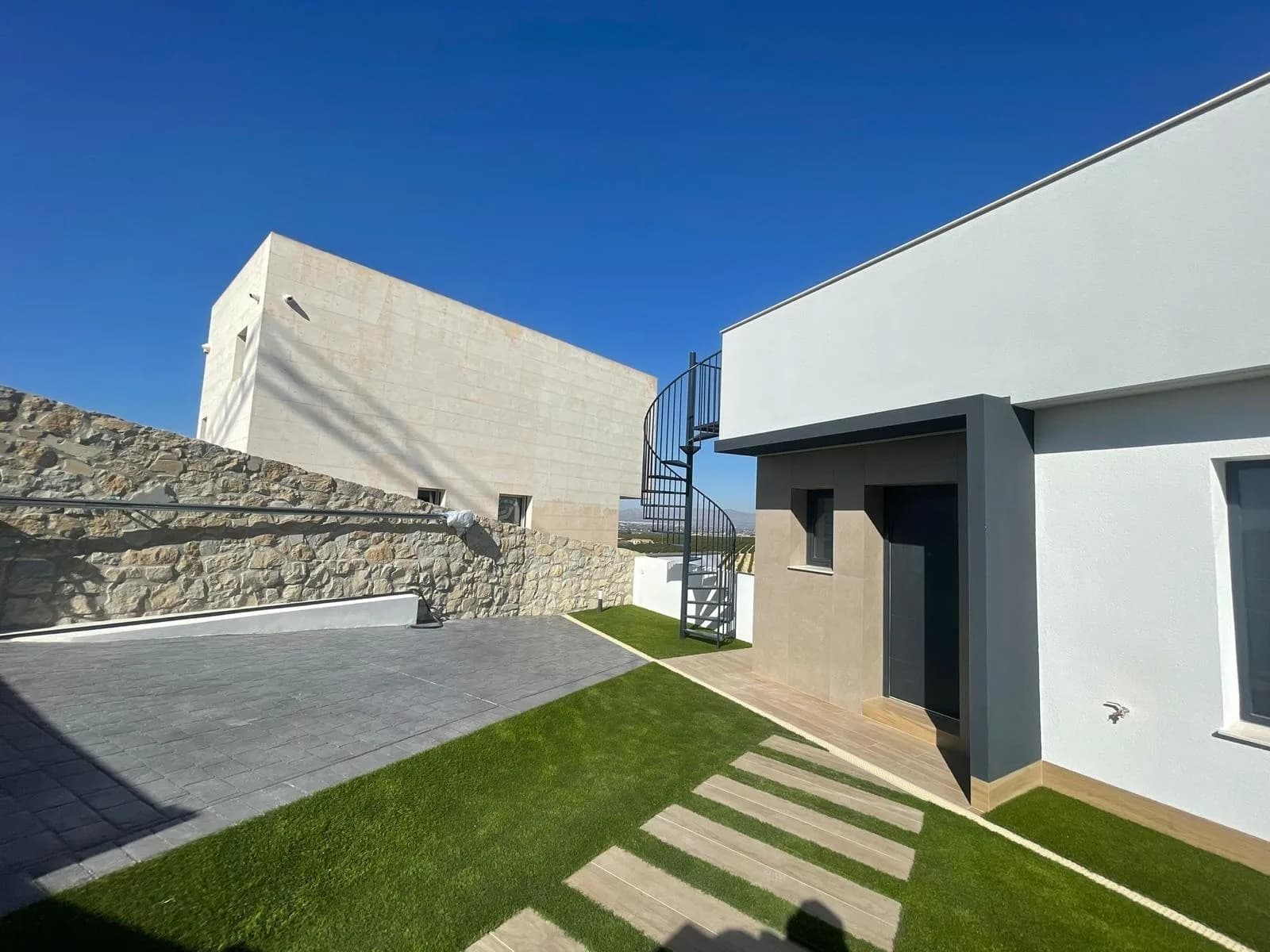 Villa de 3 dormitorios en venta en Algorfa, Alicante