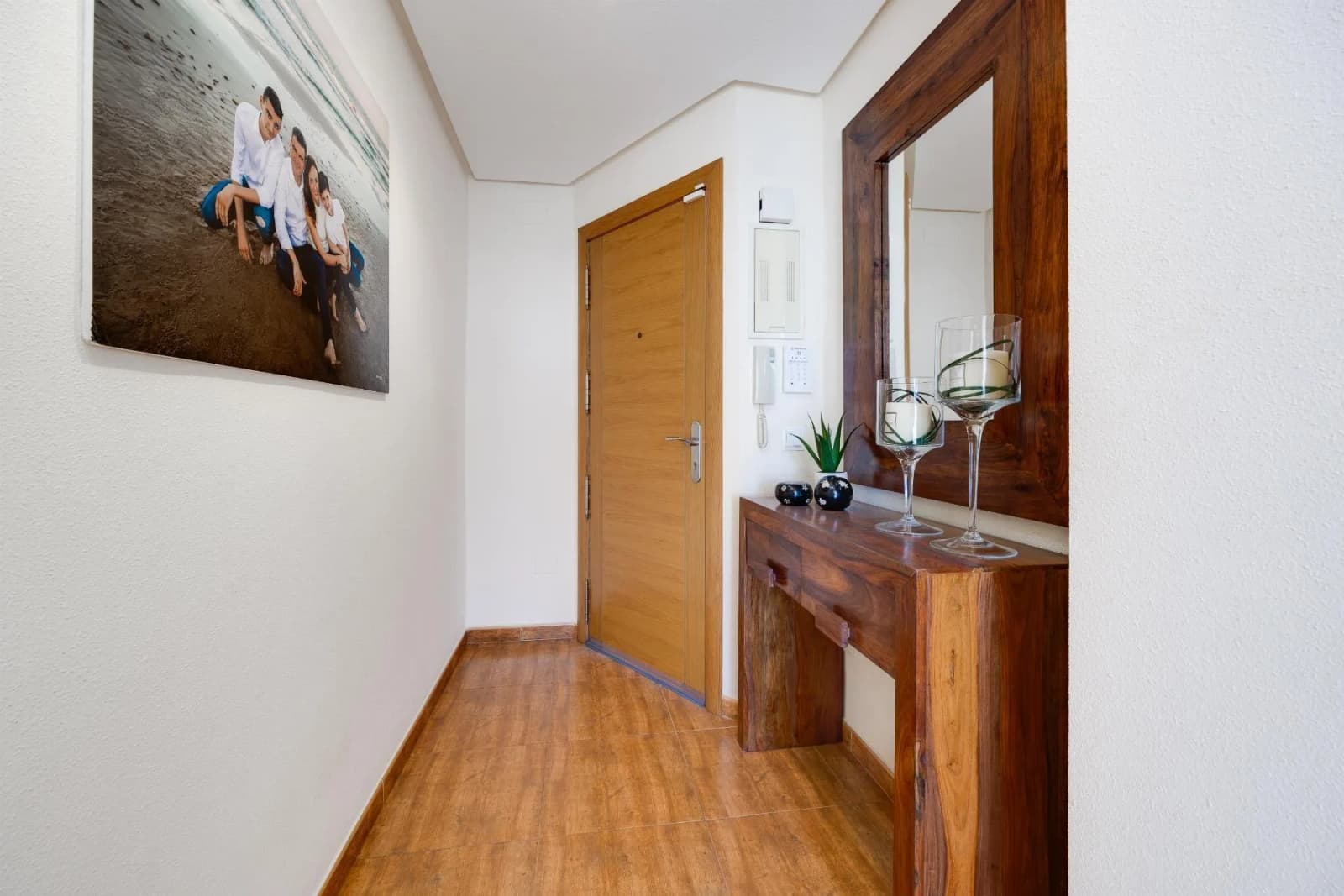 Apartment de 3 dormitorios en venta en Torrevieja, Alicante - Image 2