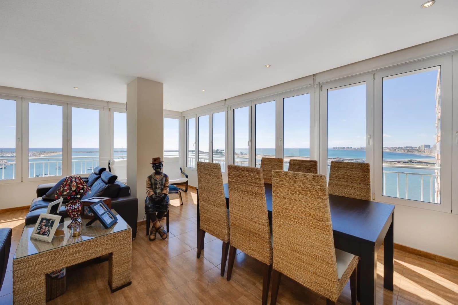Apartment de 3 dormitorios en venta en Torrevieja, Alicante - Image 6