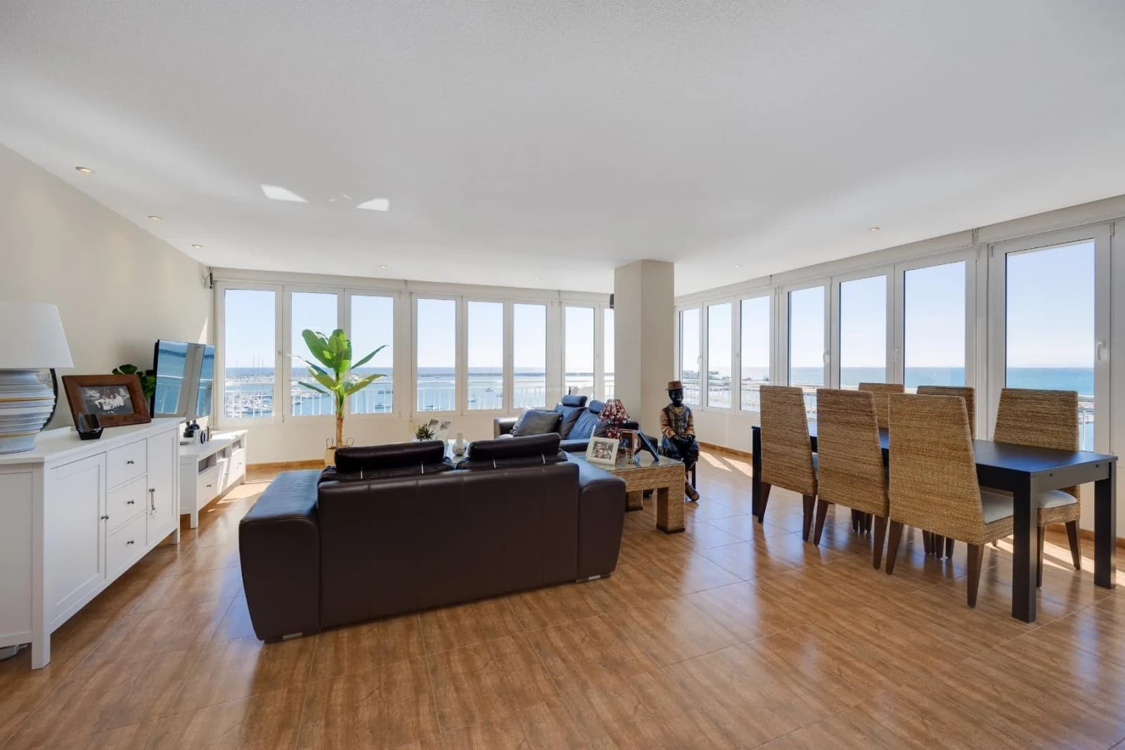 Apartment de 3 dormitorios en venta en Torrevieja, Alicante - Image 9