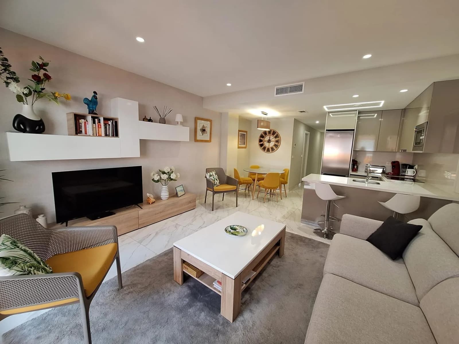 Apartment de 2 dormitorios en venta en Torrevieja, Alicante