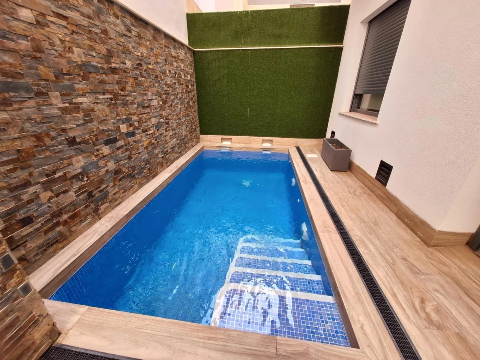 Apartment de 2 dormitorios en venta en Torrevieja, Alicante - Image 3