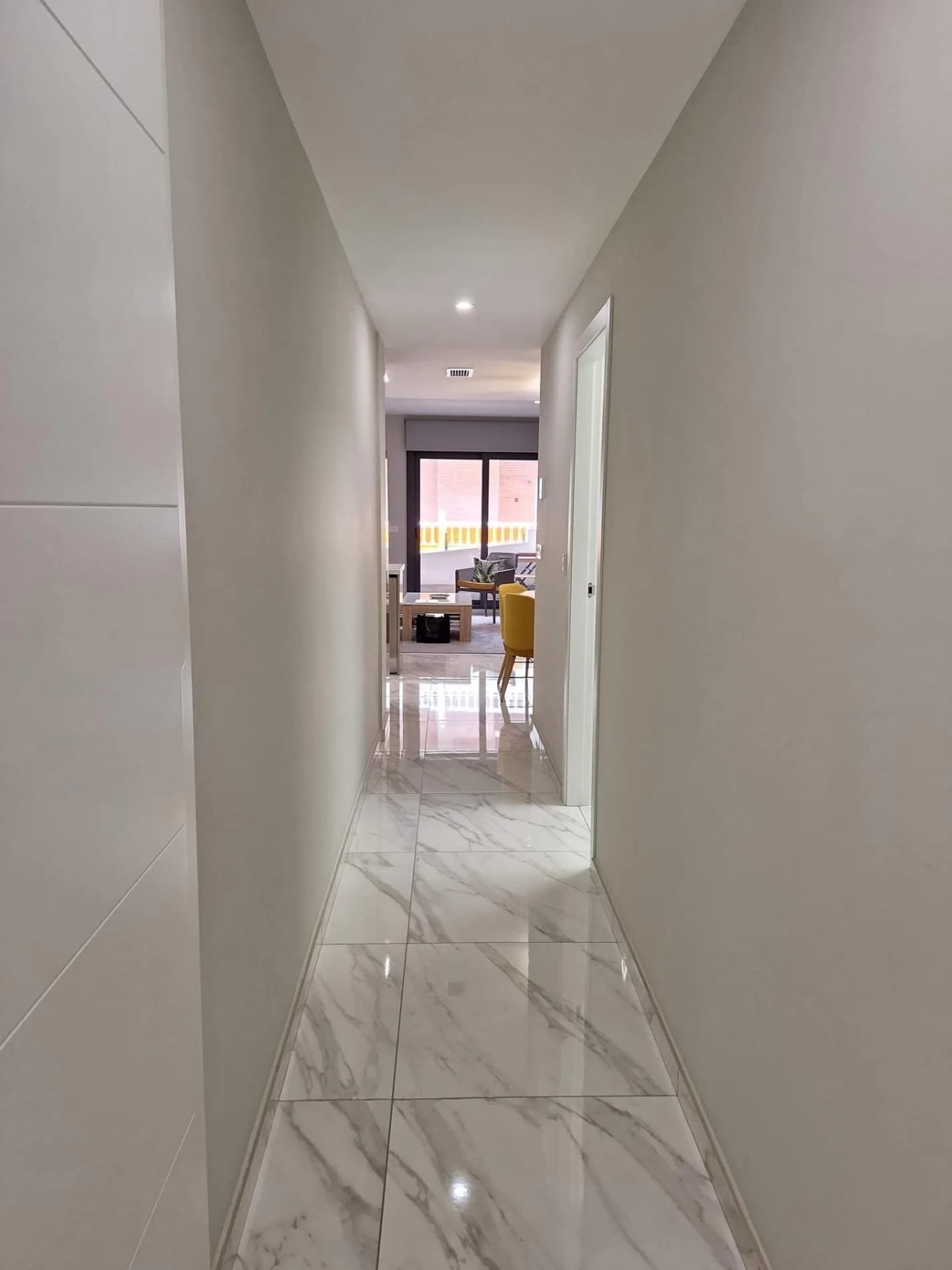Apartment de 2 dormitorios en venta en Torrevieja, Alicante - Image 6