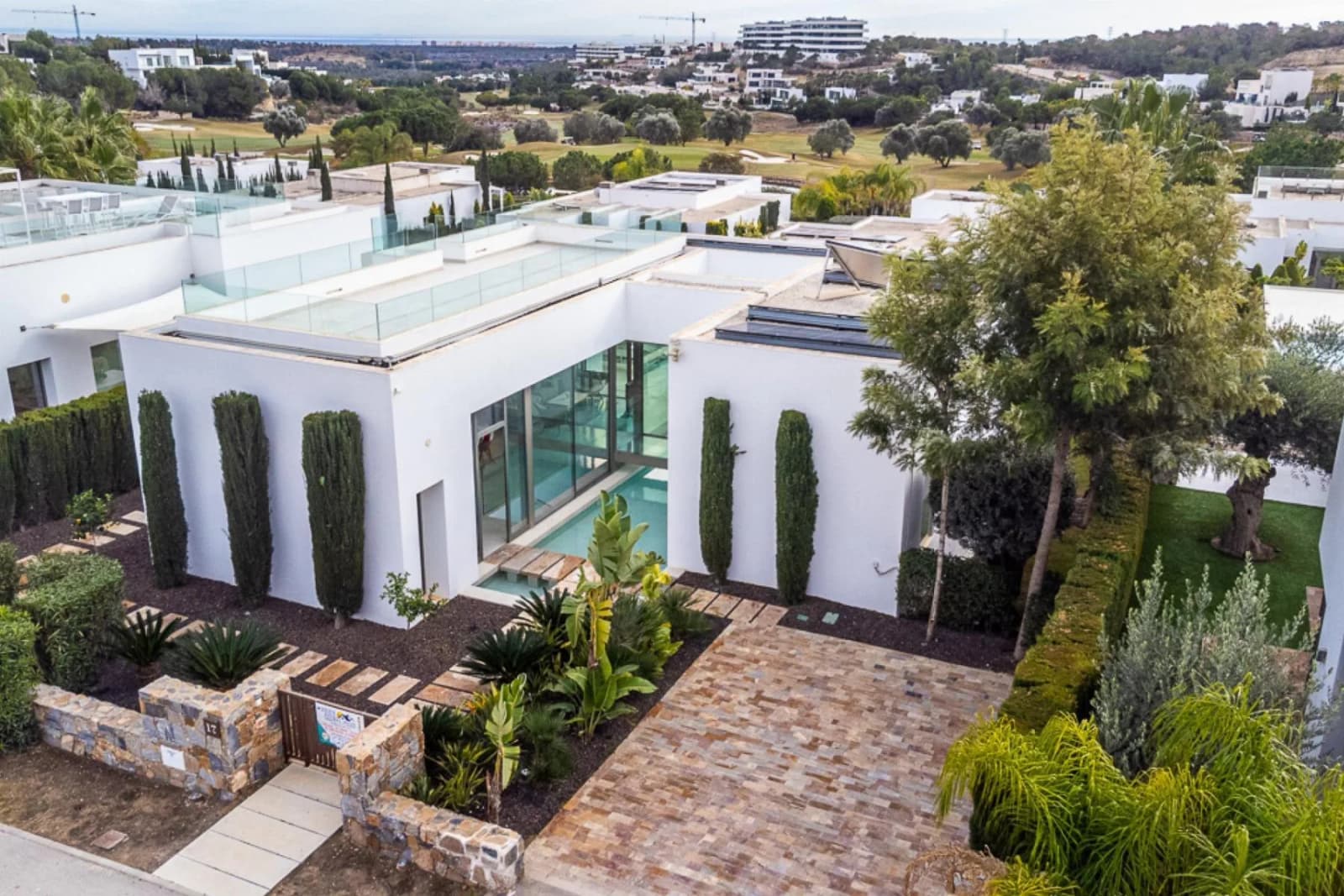 Villa de 4 dormitorios en venta en Orihuela, Alicante