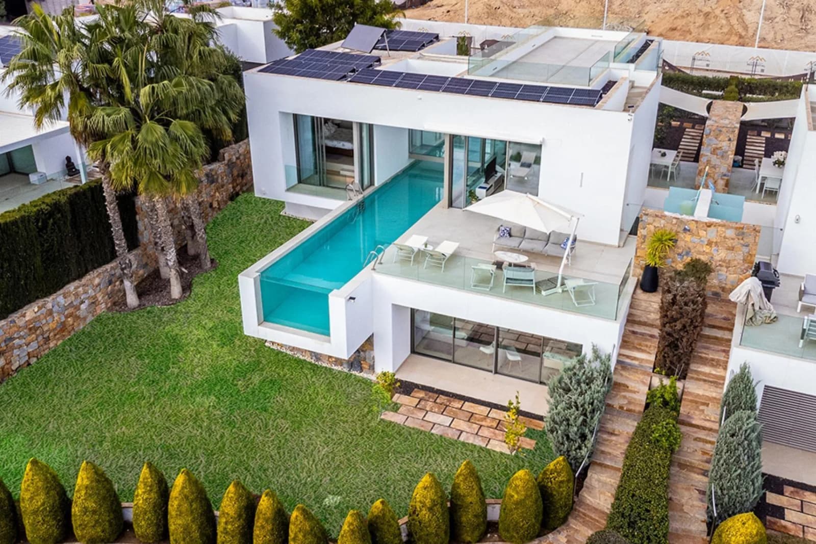 Villa de 4 dormitorios en venta en Orihuela, Alicante - Image 4