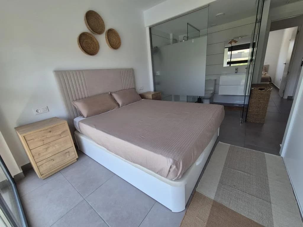 Apartment de 2 dormitorios en venta en Orihuela Costa, Alicante - Image 7