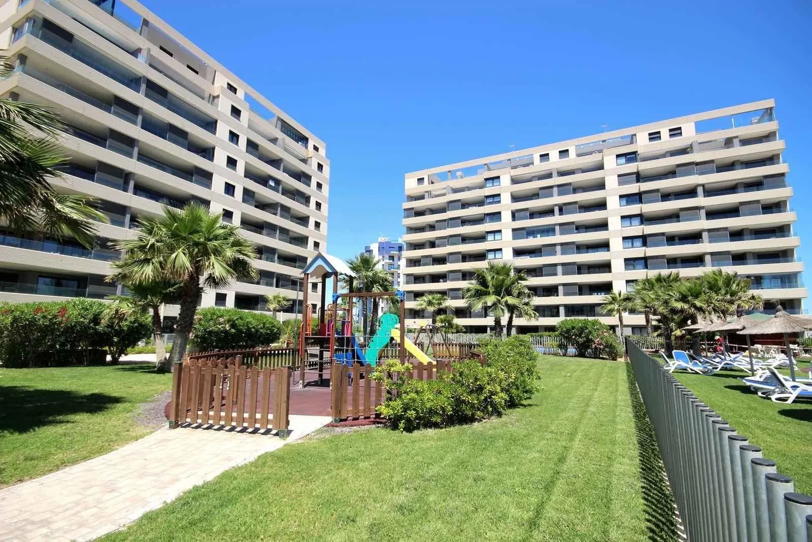 Apartment de 3 dormitorios en venta en Torrevieja, Alicante