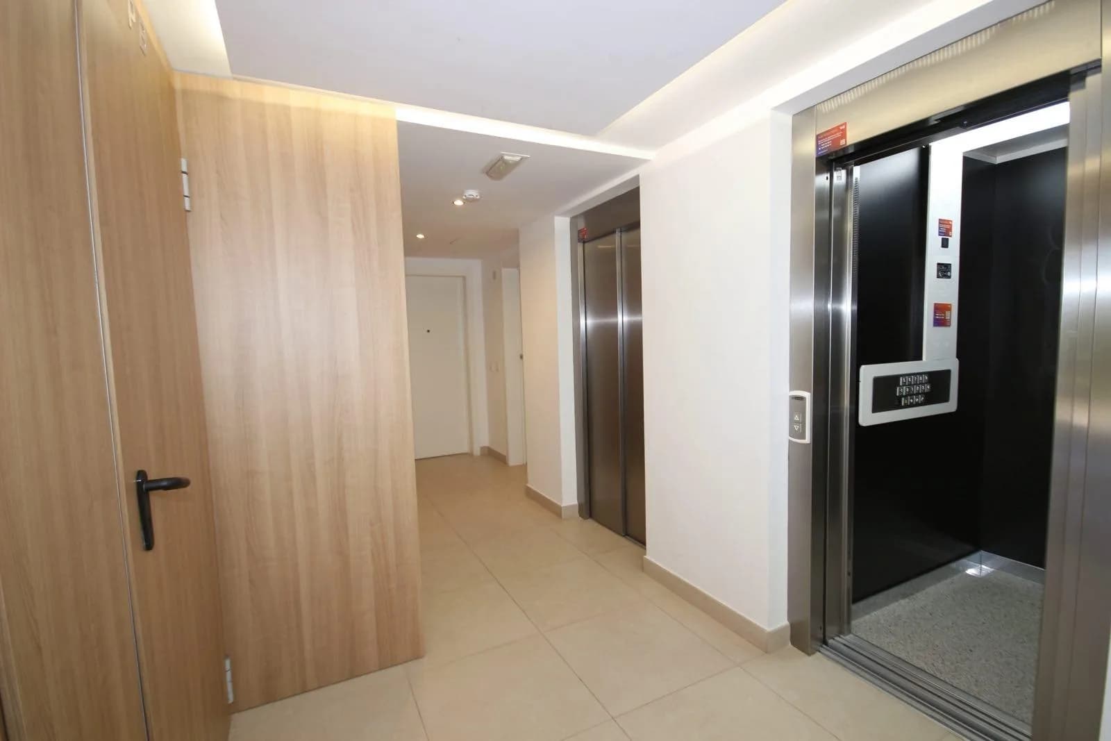Apartment de 3 dormitorios en venta en Torrevieja, Alicante - Image 9