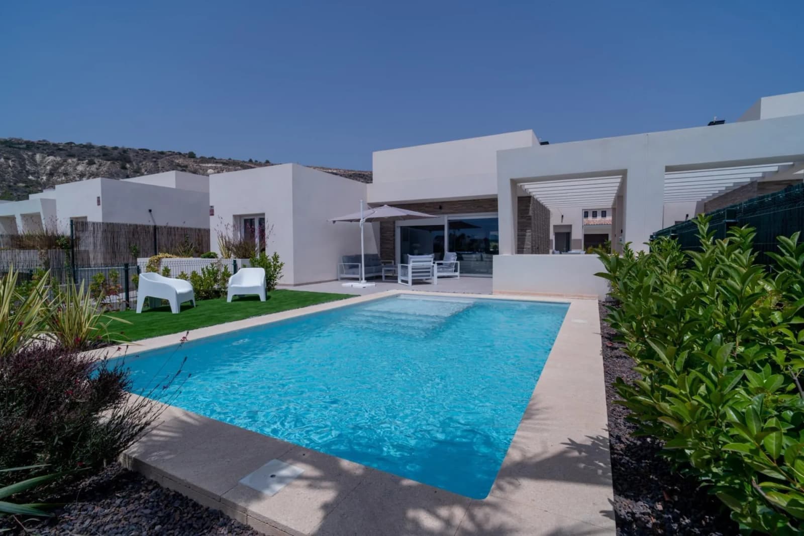 Villa de 3 dormitorios en venta en Algorfa, Alicante