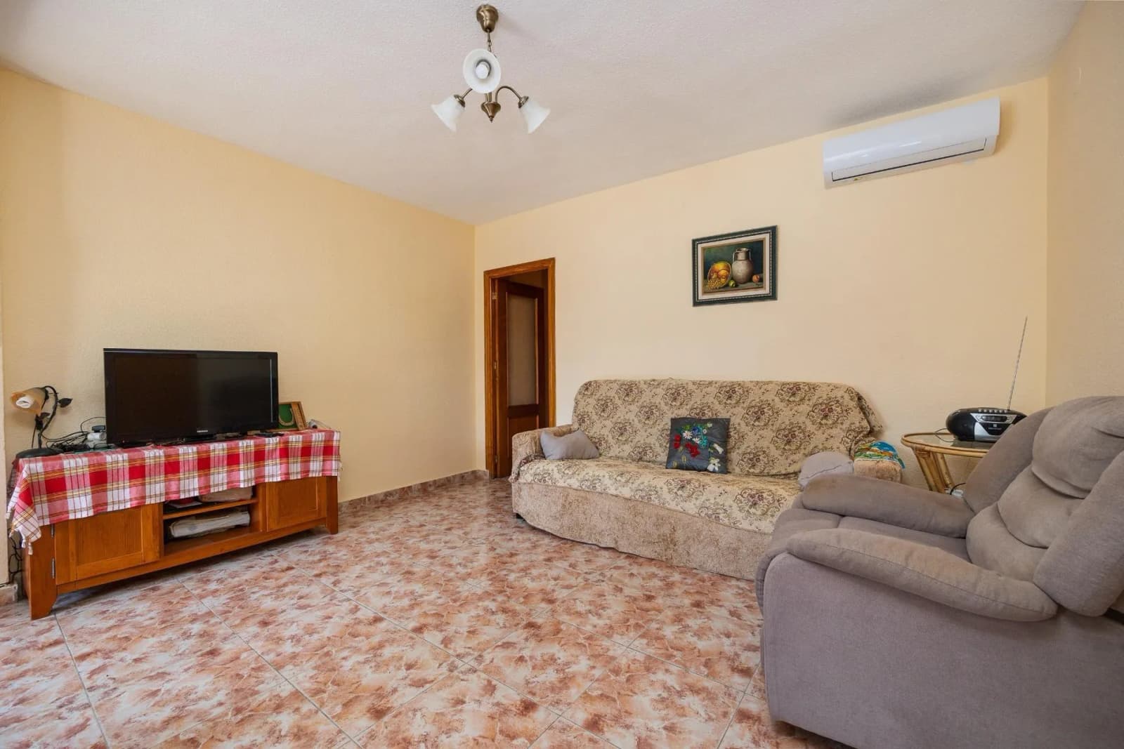 Villa de 3 dormitorios en venta en Torrevieja, Alicante - Image 3