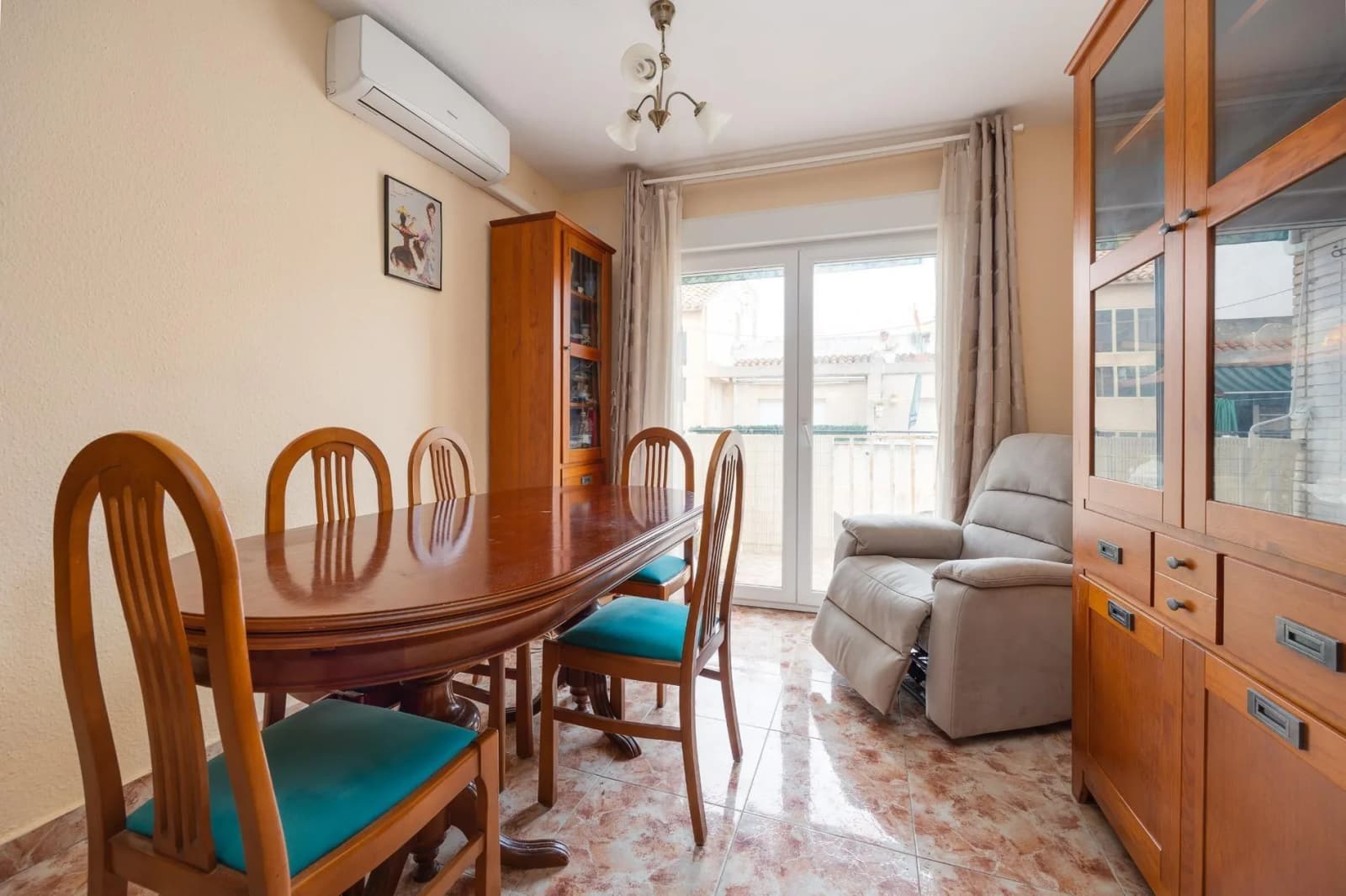 Villa de 3 dormitorios en venta en Torrevieja, Alicante - Image 4