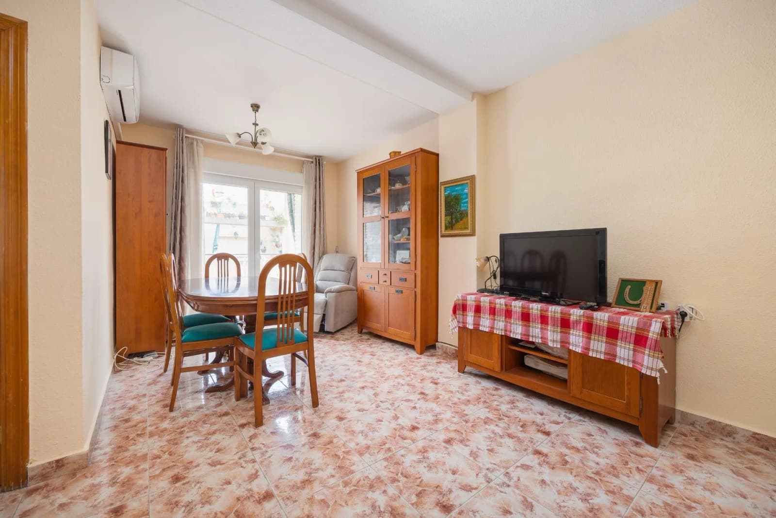Villa de 3 dormitorios en venta en Torrevieja, Alicante - Image 7