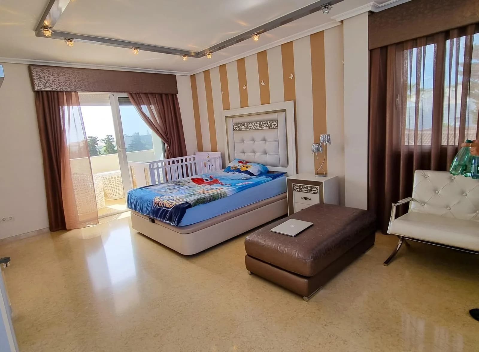 Villa de 5 dormitorios en venta en Torrevieja, Alicante - Image 9