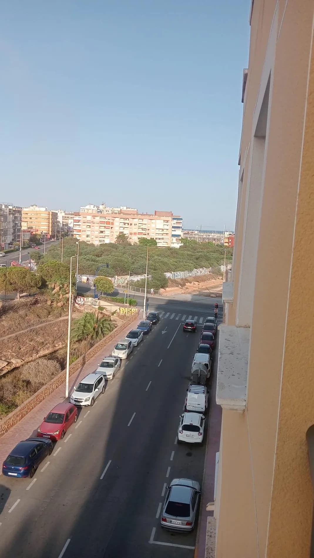 Apartment de 2 dormitorios en venta en Torrevieja, Alicante - Image 9