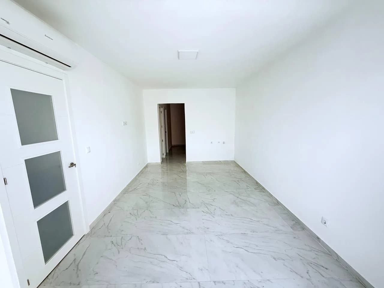 Apartment de 2 dormitorios en venta en Torrevieja, Alicante