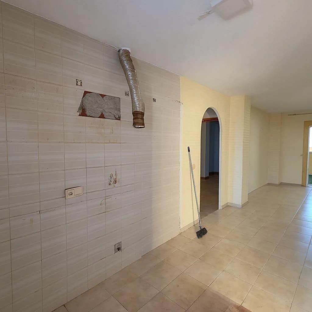 Apartment de 2 dormitorios en venta en Torrevieja, Alicante - Image 3