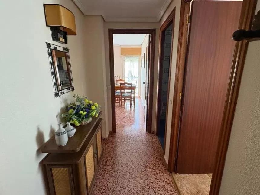 Apartment de 2 dormitorios en venta en Torrevieja, Alicante - Image 9