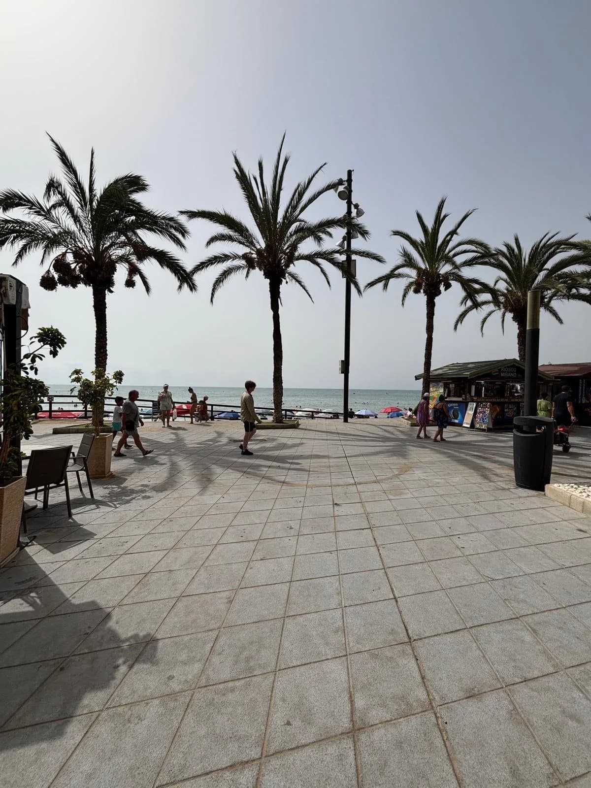 Apartment de 3 dormitorios en venta en Torrevieja, Alicante - Image 5