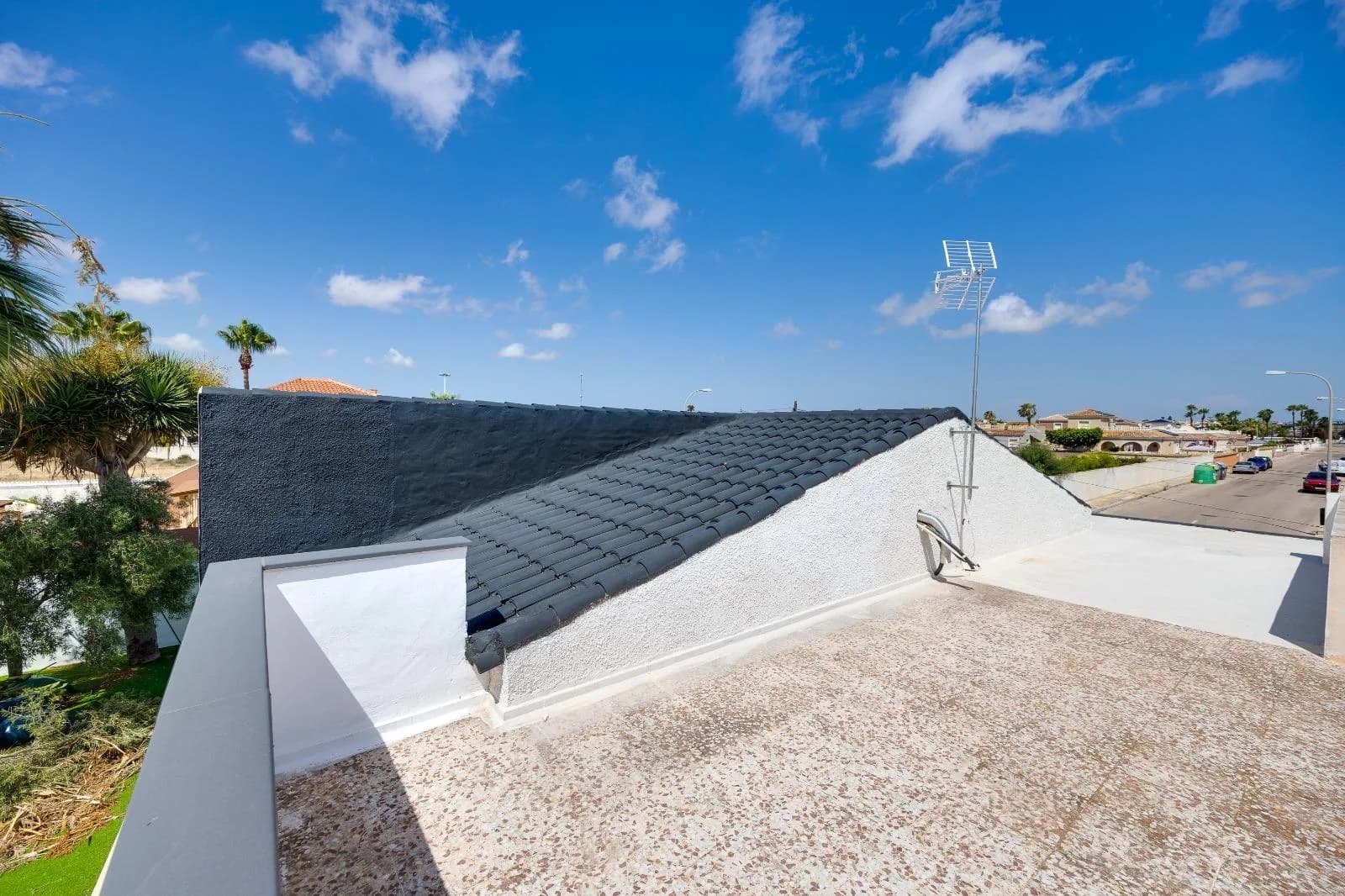 Villa de 4 dormitorios en venta en Torrevieja, Alicante - Image 5