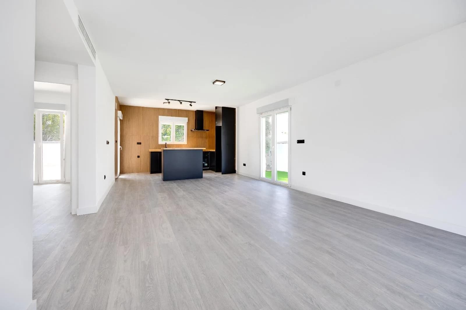 Villa de 4 dormitorios en venta en Torrevieja, Alicante - Image 9