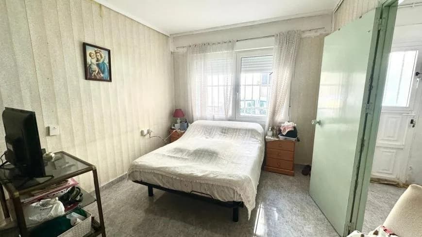 House de 3 dormitorios en venta en Torrevieja, Alicante - Image 3