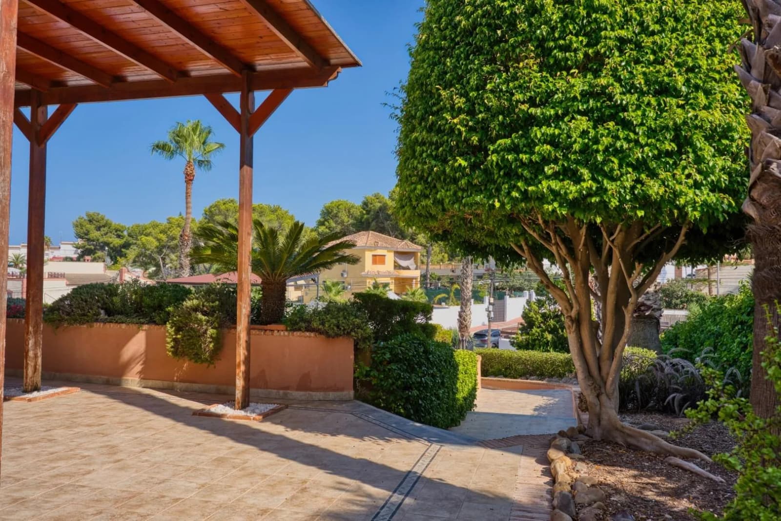 Villa de 4 dormitorios en venta en Torrevieja, Alicante - Image 6