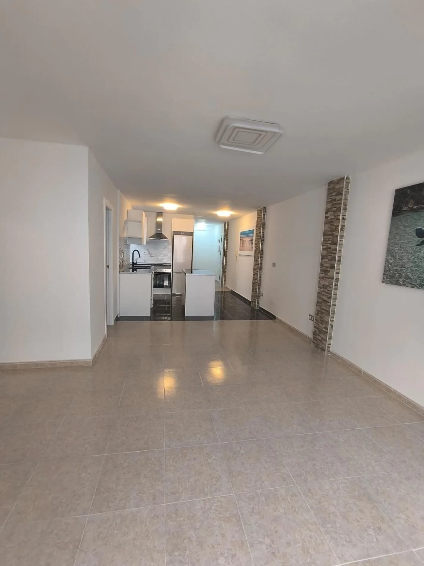 Apartment de 3 dormitorios en venta en Torrevieja, Alicante - Image 2