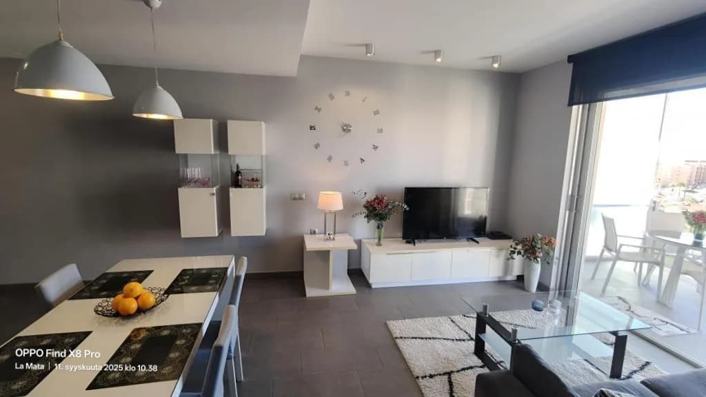 Apartment de 2 dormitorios en venta en Torrevieja, Alicante