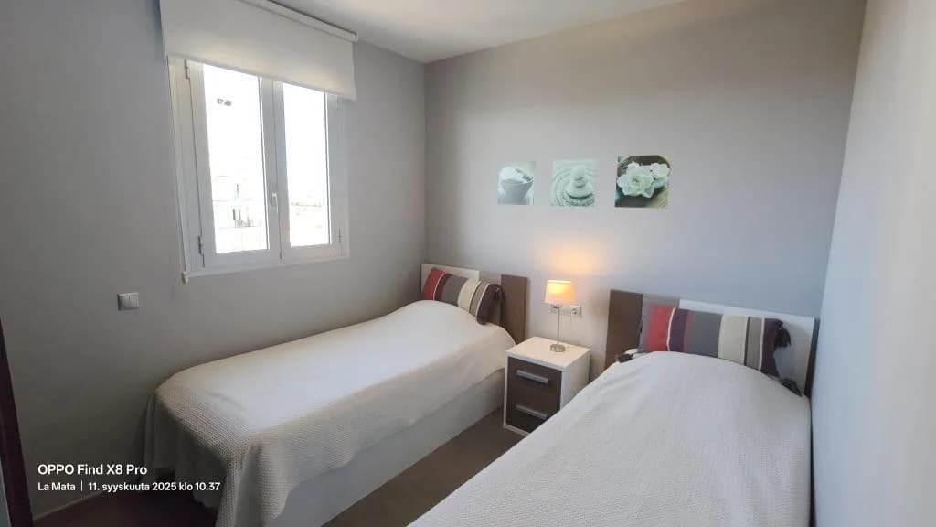 Apartment de 2 dormitorios en venta en Torrevieja, Alicante - Image 6