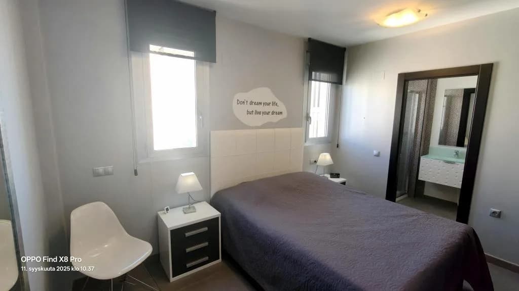 Apartment de 2 dormitorios en venta en Torrevieja, Alicante - Image 8