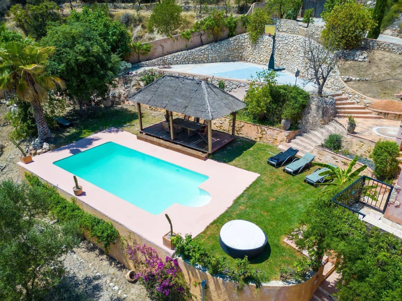 Villa de 3 dormitorios en venta en Polop, Alicante