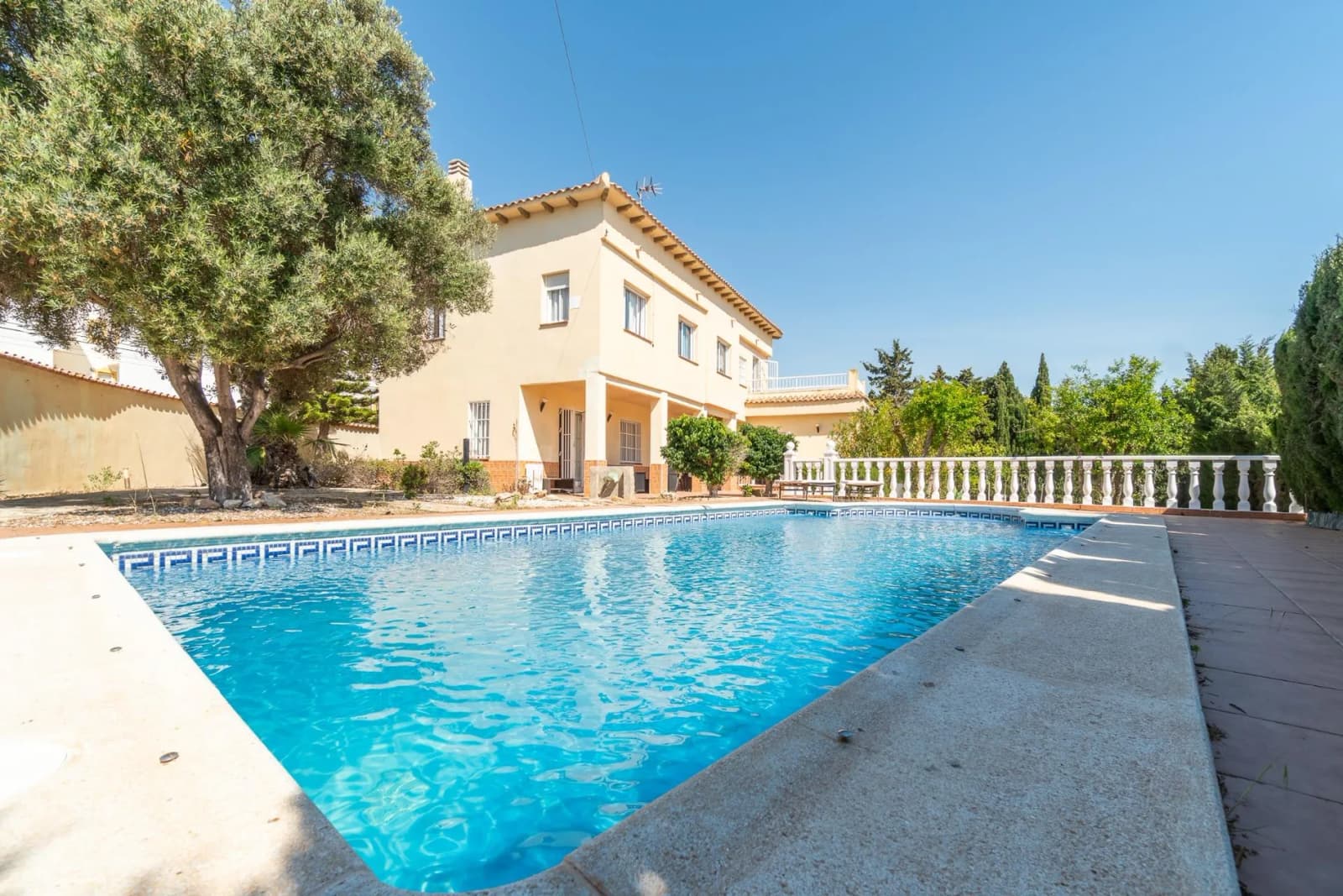 Villa de 4 dormitorios en venta en Torrevieja, Alicante