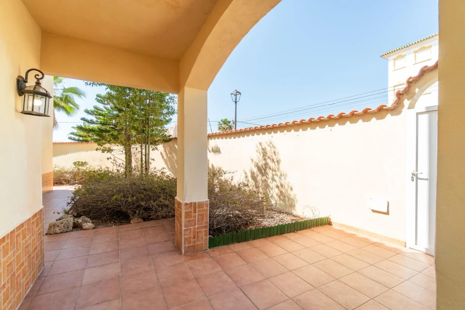 Villa de 4 dormitorios en venta en Torrevieja, Alicante - Image 8