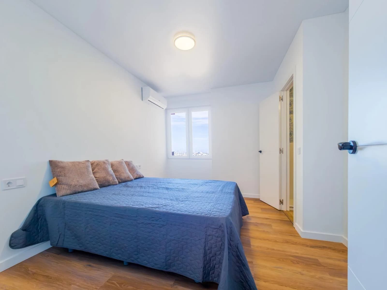 Apartment de 2 dormitorios en venta en Torrevieja, Alicante - Image 9