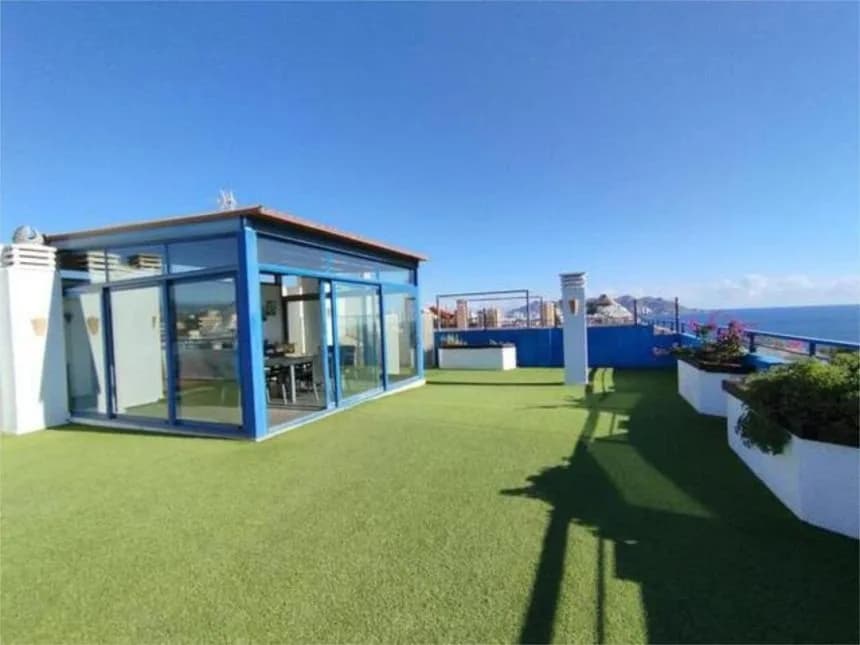 Villa de 2 dormitorios en venta en Villajoyosa, Alicante - Image 2