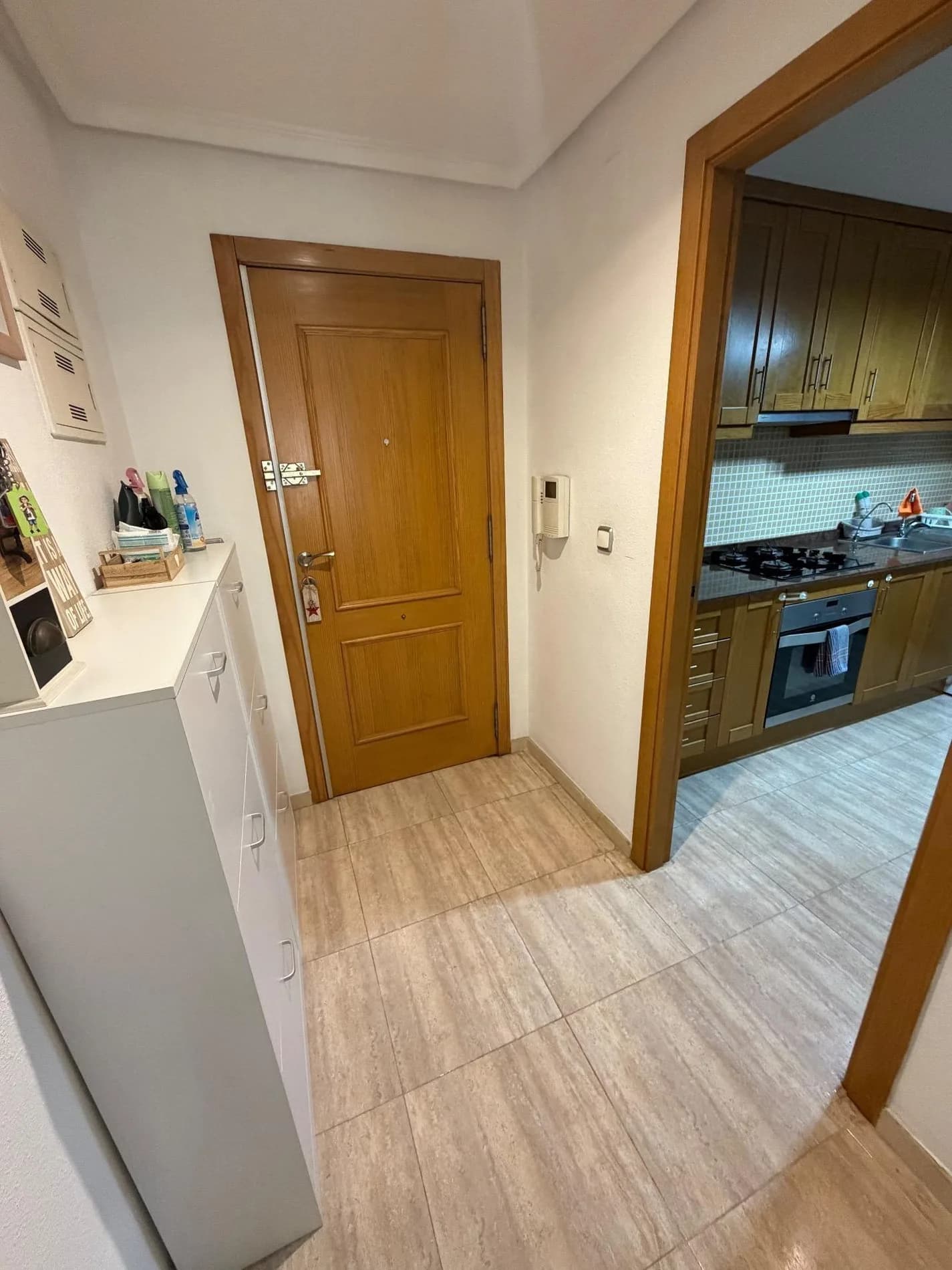 Apartment de 2 dormitorios en venta en Torrevieja, Alicante - Image 2