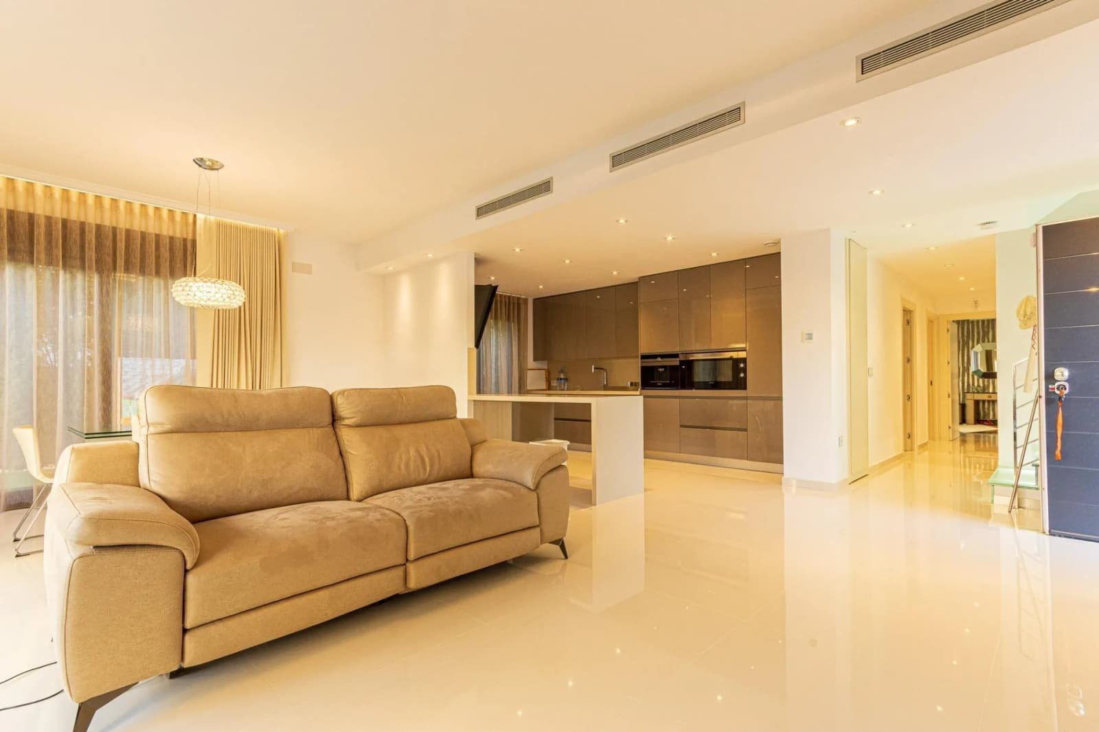 Villa de 4 dormitorios en venta en Orihuela Costa, Alicante - Image 6